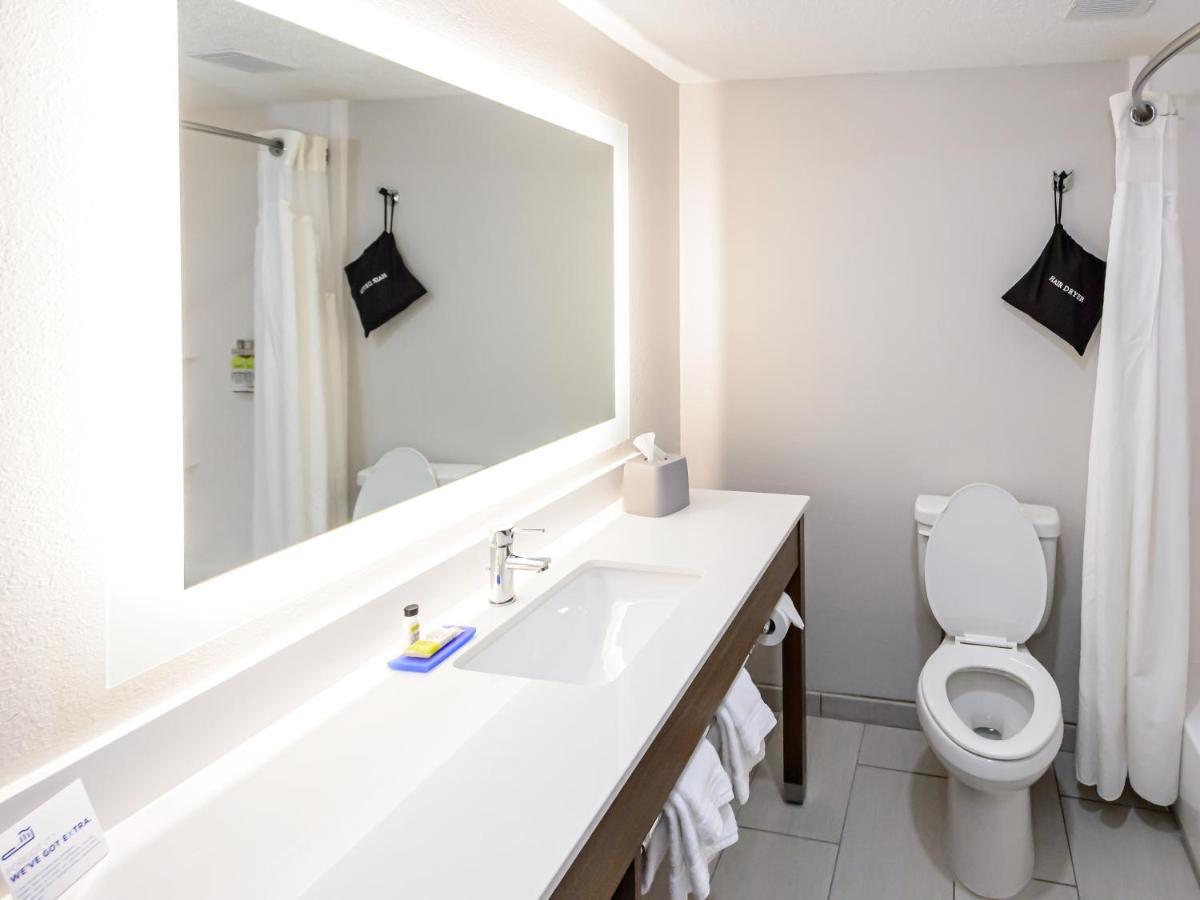 Holiday Inn Express Hillsborough-Durham Area By Ihg Εξωτερικό φωτογραφία