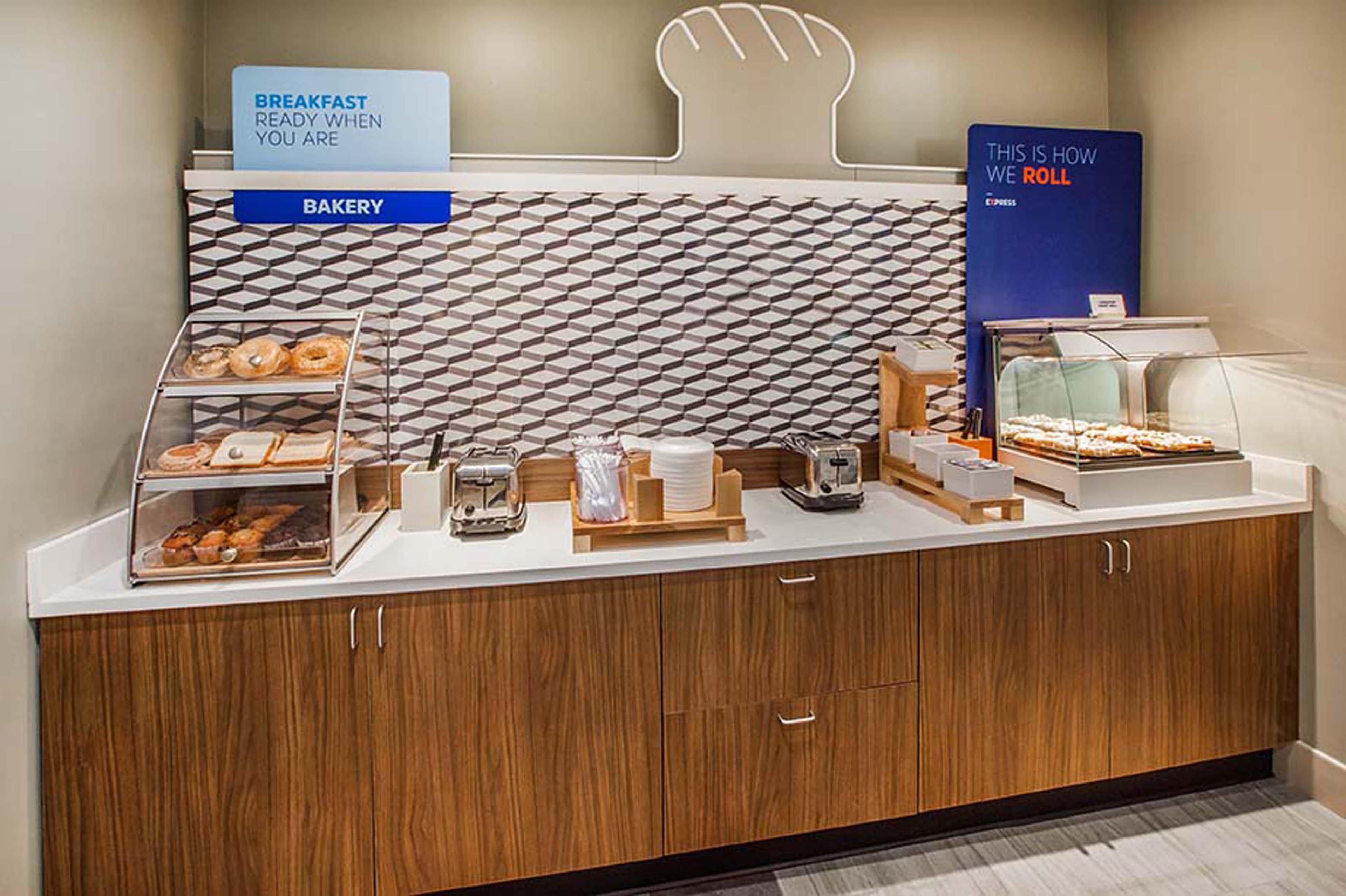 Holiday Inn Express Hillsborough-Durham Area By Ihg Εξωτερικό φωτογραφία
