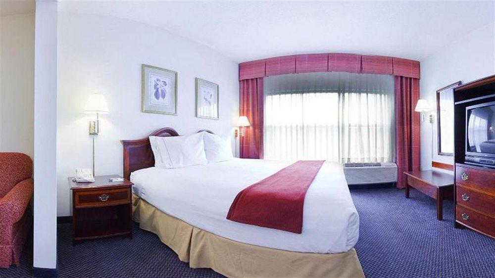 Holiday Inn Express Hillsborough-Durham Area By Ihg Εξωτερικό φωτογραφία