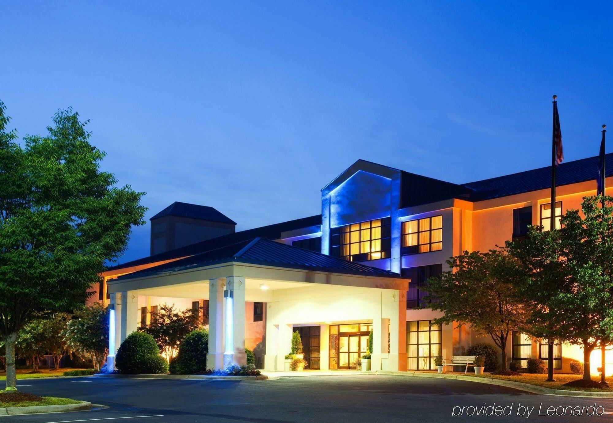 Holiday Inn Express Hillsborough-Durham Area By Ihg Εξωτερικό φωτογραφία