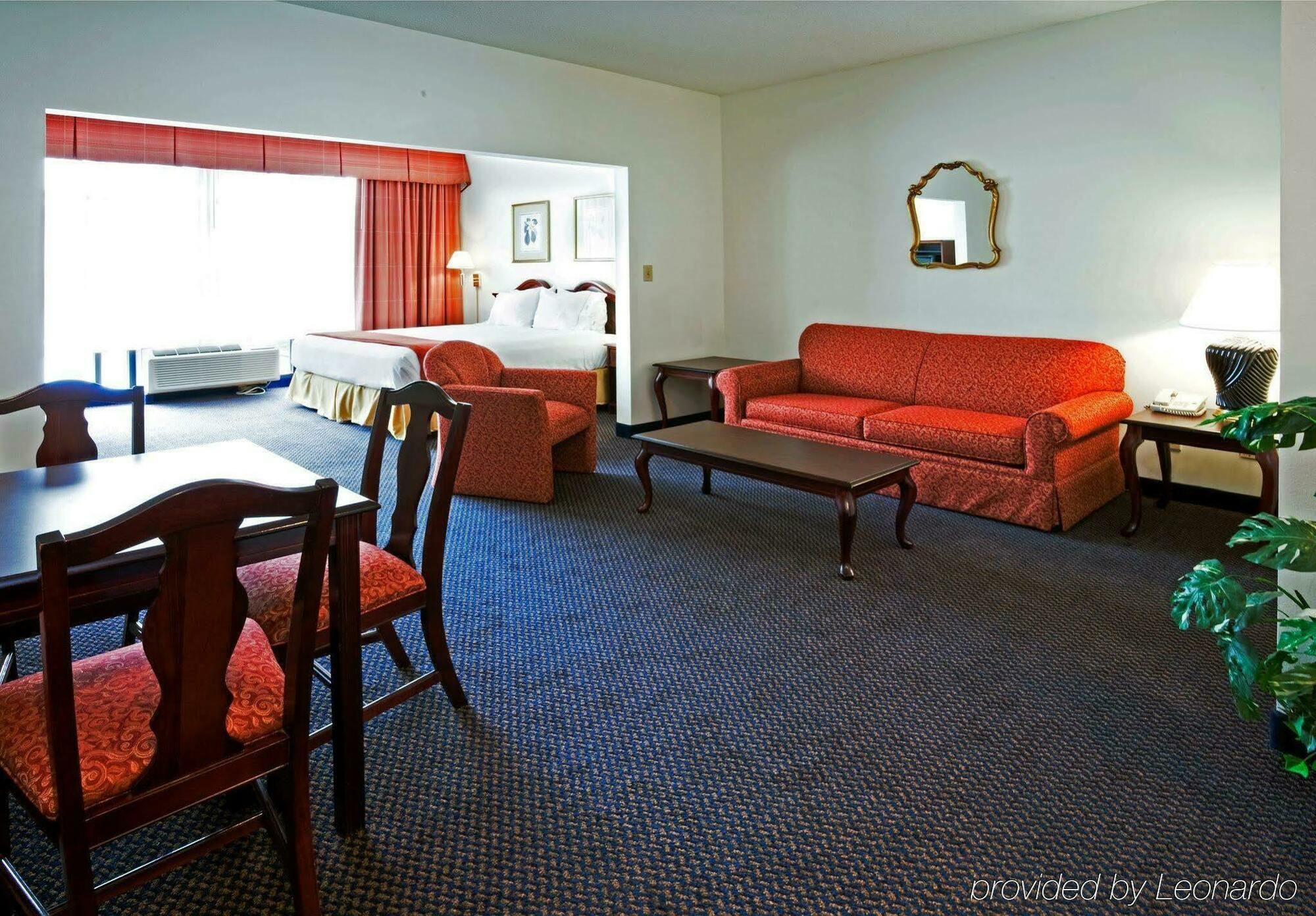 Holiday Inn Express Hillsborough-Durham Area By Ihg Εξωτερικό φωτογραφία