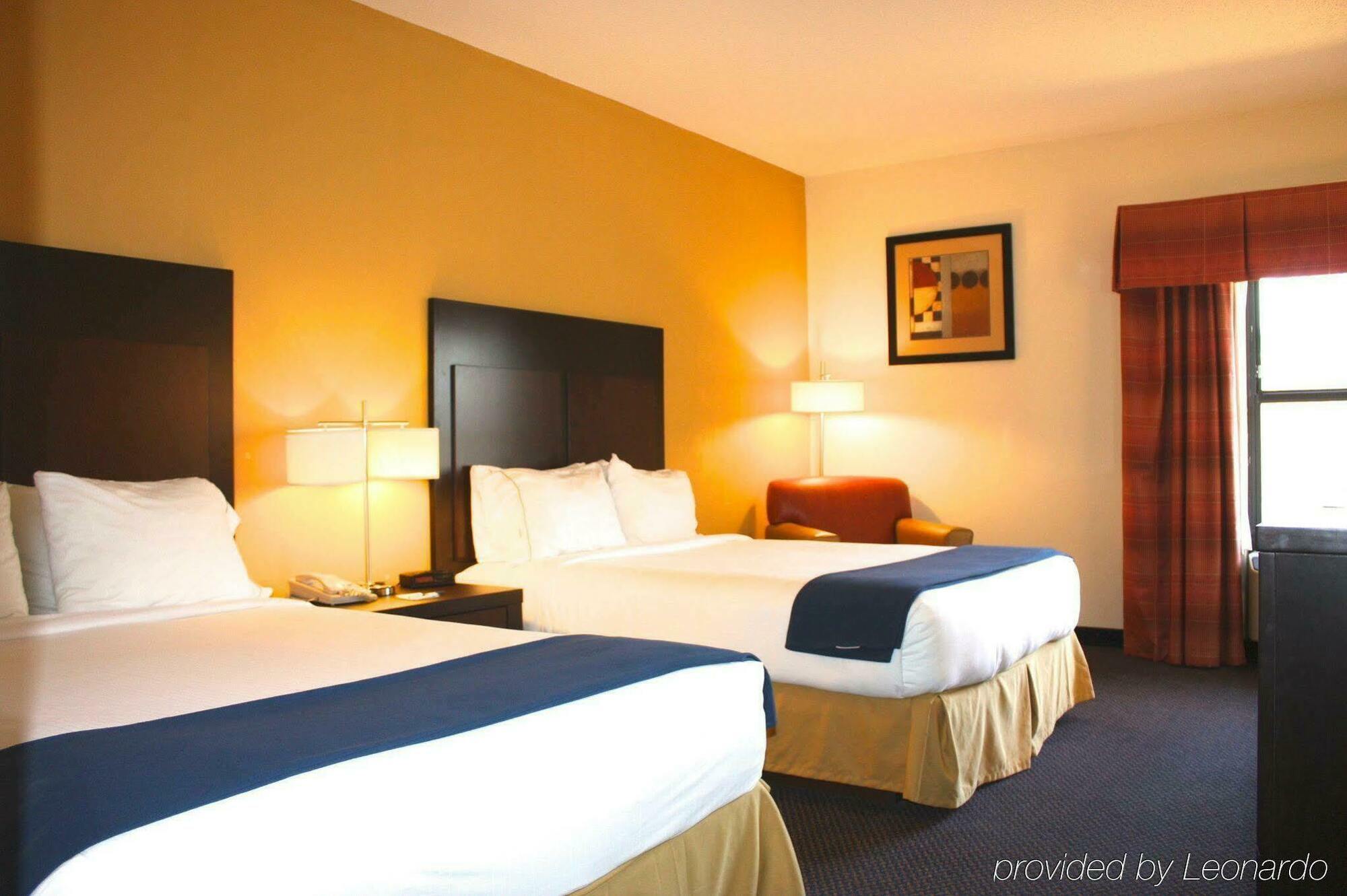 Holiday Inn Express Hillsborough-Durham Area By Ihg Εξωτερικό φωτογραφία
