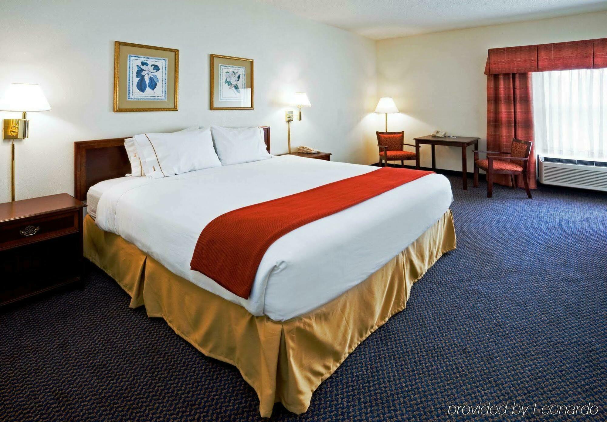 Holiday Inn Express Hillsborough-Durham Area By Ihg Εξωτερικό φωτογραφία