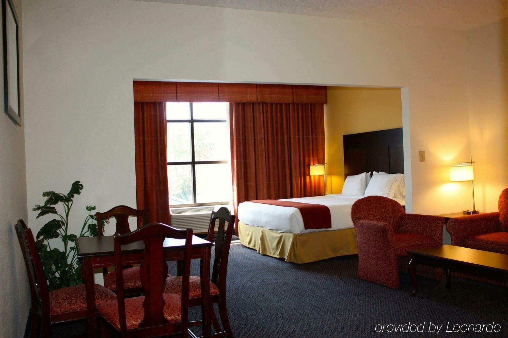 Holiday Inn Express Hillsborough-Durham Area By Ihg Εξωτερικό φωτογραφία
